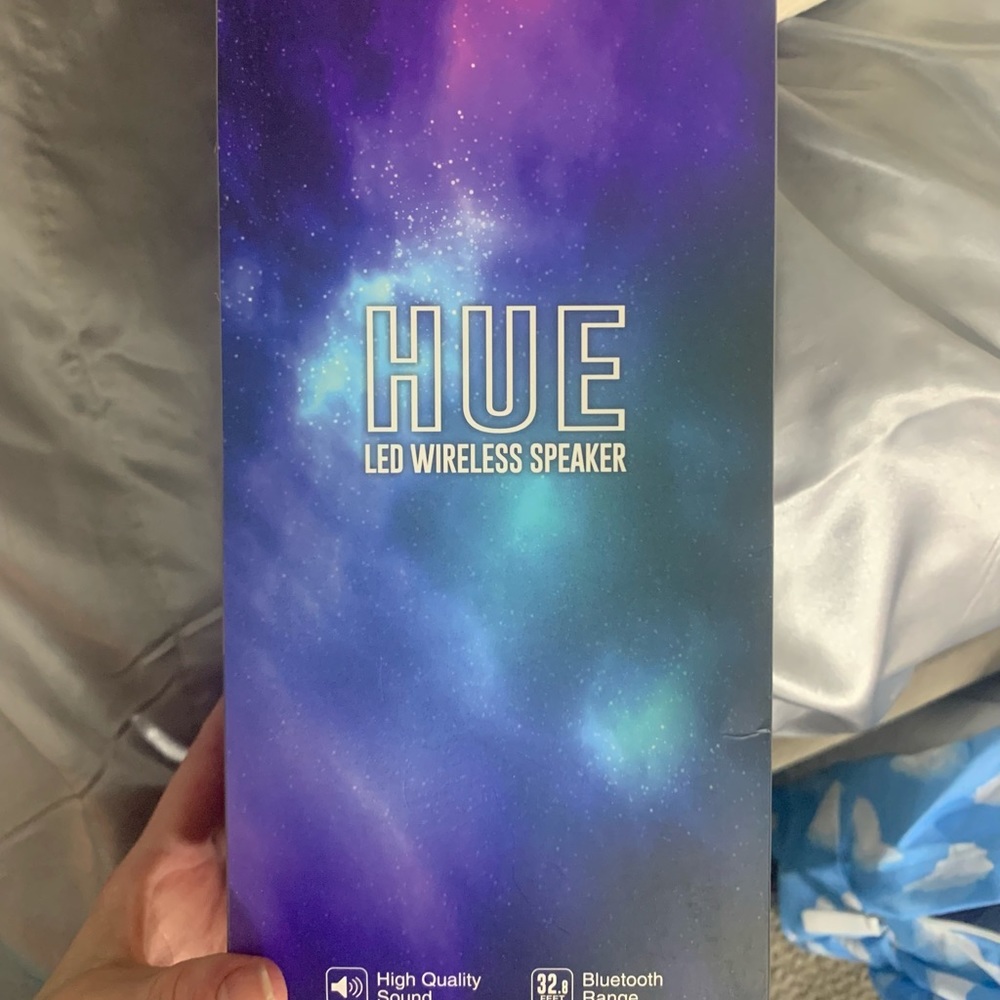 NIB* HUE color change Bluetooth speaker